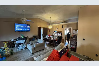  3642 W Redlands Ave, Fresno, CA 93722 - Photo 3