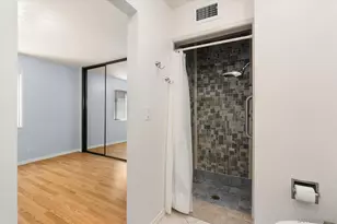 11518 205th St, Lakewood, CA 90715 - Photo 19