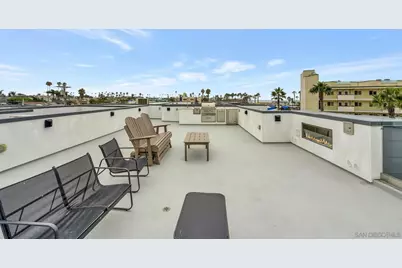  807 Seacoast Dr, Imperial Beach, CA 91932 - Photo 5