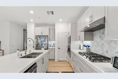  15681 Rennyson Way, San Diego, CA 92127 - Photo 5