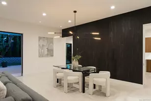 8751 Glenwick Ln, La Jolla, CA 92037 - Photo 15