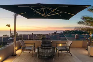 8751 Glenwick Ln, La Jolla, CA 92037 - Photo 11