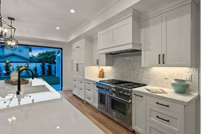  910 Balboa Ave, Coronado, CA 92118 - Photo 7