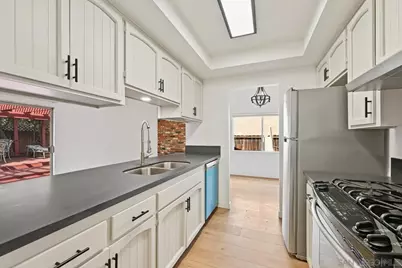  2050 Oak Hill Dr, Escondido, CA 92027 - Photo 9