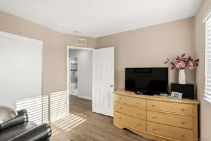 11637 Thomas Hayes Ln, San Diego, CA 92126 - Photo 37