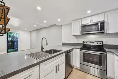  8362 Via Sonoma #c, La Jolla, CA 92037 - Photo 9