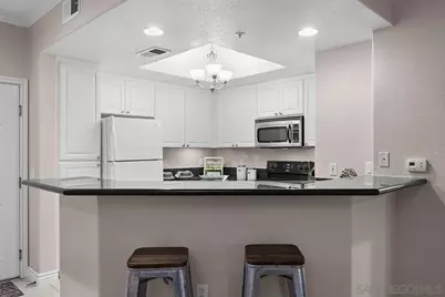  4165 Executive Dr #F107, La Jolla, CA 92037 - Photo 17