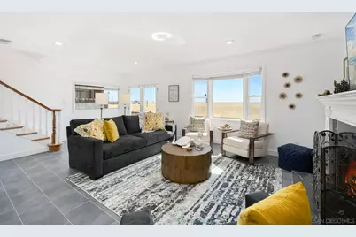  206 E Oceanfront, Newport Beach, CA 92661 - Photo 11