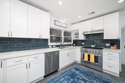  206 E Oceanfront, Newport Beach, CA 92661 - Photo 31