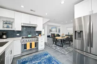 206 E Oceanfront, Newport Beach, CA 92661 - Photo 33