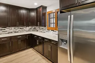 8860 Villa La Jolla Dr, La Jolla, CA 92037 - Photo 11