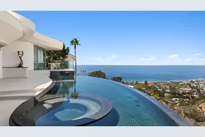  7451 Hillside Dr, La Jolla, CA 92037 - Photo 1