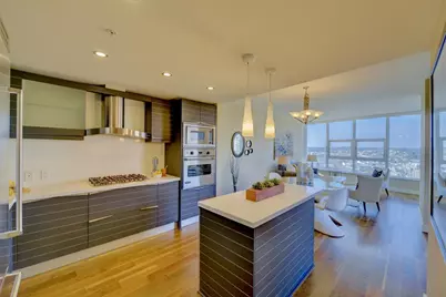  1325 Pacific Hwy #1805, San Diego, CA 92101 - Photo 1