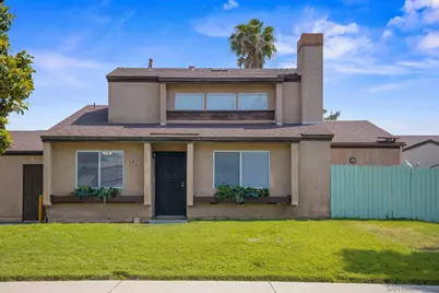  593 Parkview Dr, Lake Elsinore, CA 92530 - Photo 1