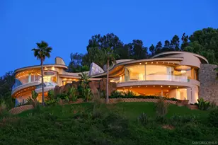 7455 Hillside Dr, La Jolla, CA 92037 - Photo 1