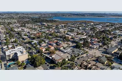  1805 Thomas Ave, San Diego, CA 92109 - Photo 1