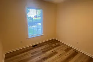 121 Mountain View Ave, Greer, SC 29650 - Photo 9