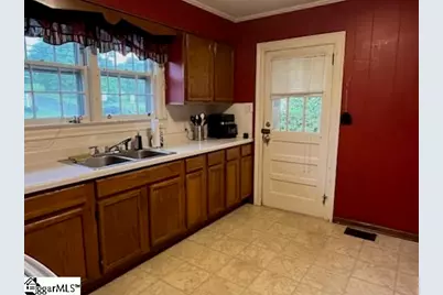 2507 Poinsett Highway, Greenville, SC 29609 - Photo 11