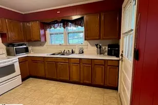 2507 Poinsett Hwy, Greenville, SC 29609 - Photo 9