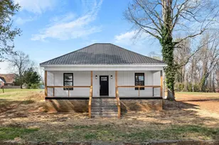 202 S Howard St, Landrum, SC 29356 - Photo 1