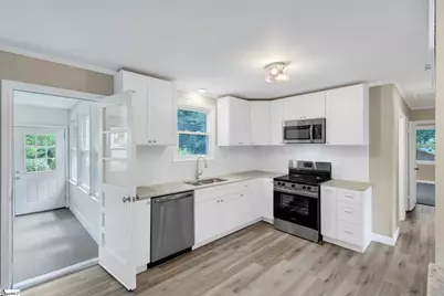 107 Carriage Lane, Simpsonville, SC 29681 - Photo 9