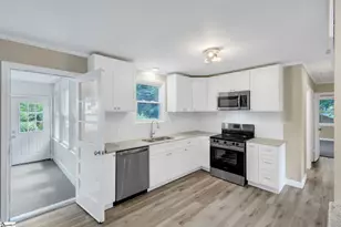 107 Carriage Ln, Simpsonville, SC 29681 - Photo 9