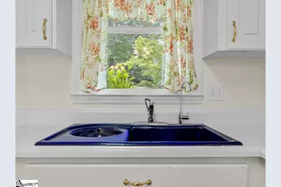 208 W Durham Street, Landrum, SC 29356 - Photo 11