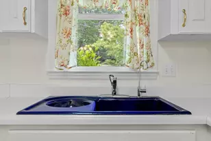 208 W Durham St, Landrum, SC 29356 - Photo 11