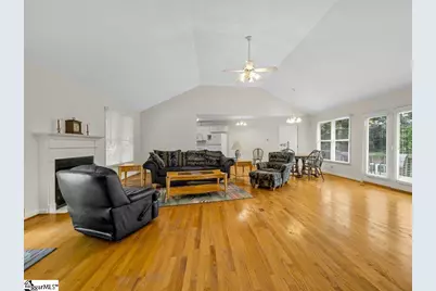 208 W Durham Street, Landrum, SC 29356 - Photo 5