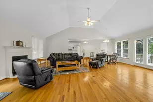 208 W Durham St, Landrum, SC 29356 - Photo 5