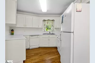 208 W Durham Street, Landrum, SC 29356 - Photo 9