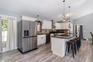 202 Forest Dr, Liberty, SC 29657 - Photo 9