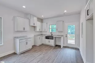 113 N Spencer St, Duncan, SC 29334 - Photo 9