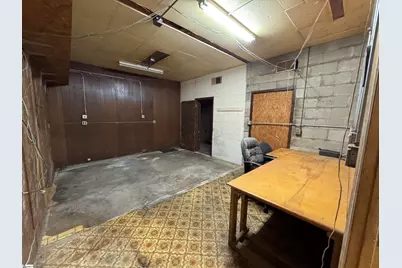 146 N Trade Avenue, Landrum, SC 29356 - Photo 9