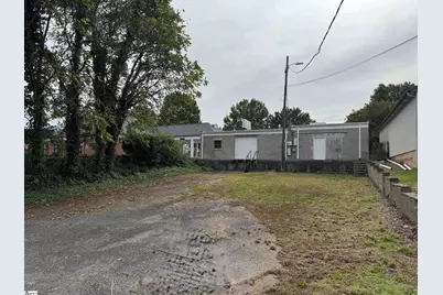 146 N Trade Avenue, Landrum, SC 29356 - Photo 13