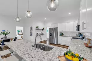 44 4th Ave, Greenville, SC 29611 - Photo 13