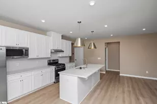 6010 Ives Ave, Spartanburg, SC 29307 - Photo 9