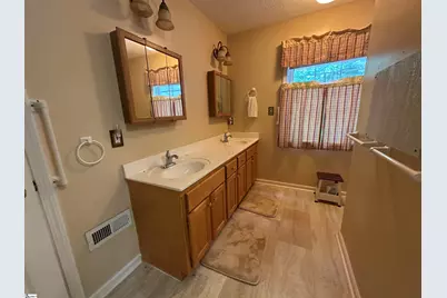 693 Grandwood Boulevard, Gray Court, SC 29645 - Photo 19