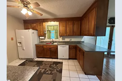 693 Grandwood Boulevard, Gray Court, SC 29645 - Photo 11
