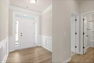 652 Columbus Cir, Simpsonville, SC 29680 - Photo 3