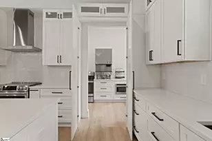 421 Lynn Rd, Taylors, SC 29687 - Photo 11