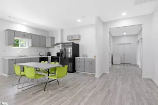 904 W Hampton St, Laurens, SC 29360 - Photo 15