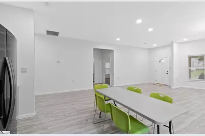 904 W Hampton Street, Laurens, SC 29360 - Photo 13