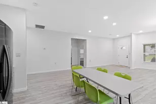 904 W Hampton St, Laurens, SC 29360 - Photo 13