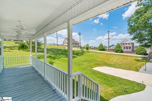 108 Lakeshore Dr, Greenwood, SC 29649 - Photo 3