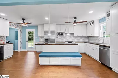 108 Lakeshore Drive, Greenwood, SC 29649 - Photo 9