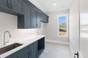 404 Odell St, Greenville, SC 29615 - Photo 15