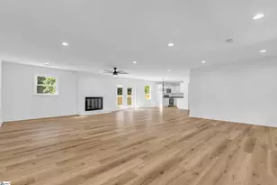 2 Melbourne Ln, Greenville, SC 29615 - Photo 3