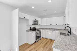 2 Melbourne Ln, Greenville, SC 29615 - Photo 13