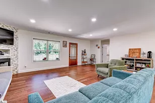 115 Albert St, Landrum, SC 29356 - Photo 9